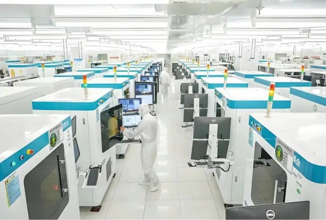 突破制造业枷锁 AI机器视觉如何定义下一代智能工厂的标准与规则